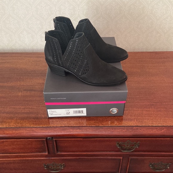 NWT Vince Camuto Prasata Bootie - Picture 6 of 7